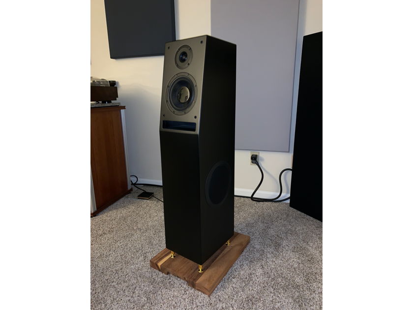 Hyperion Sound Design, Inc. HPS-738 / Outstanding Floor-Standing Speaker
