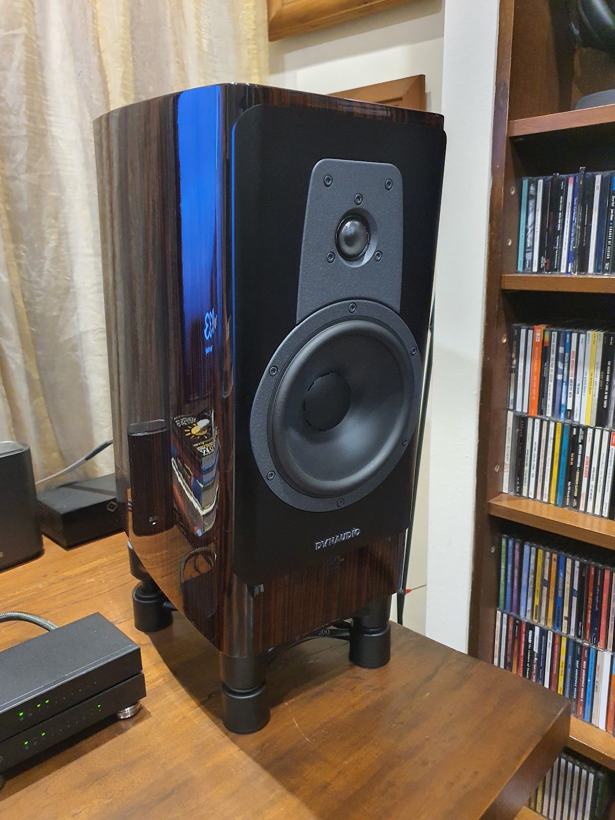 Dynaudio Contour 20