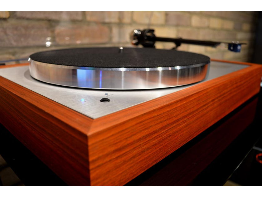 Pro-Ject Audio Systems The Classic DC - Rosenut w/ Sumiko Blue Point #2