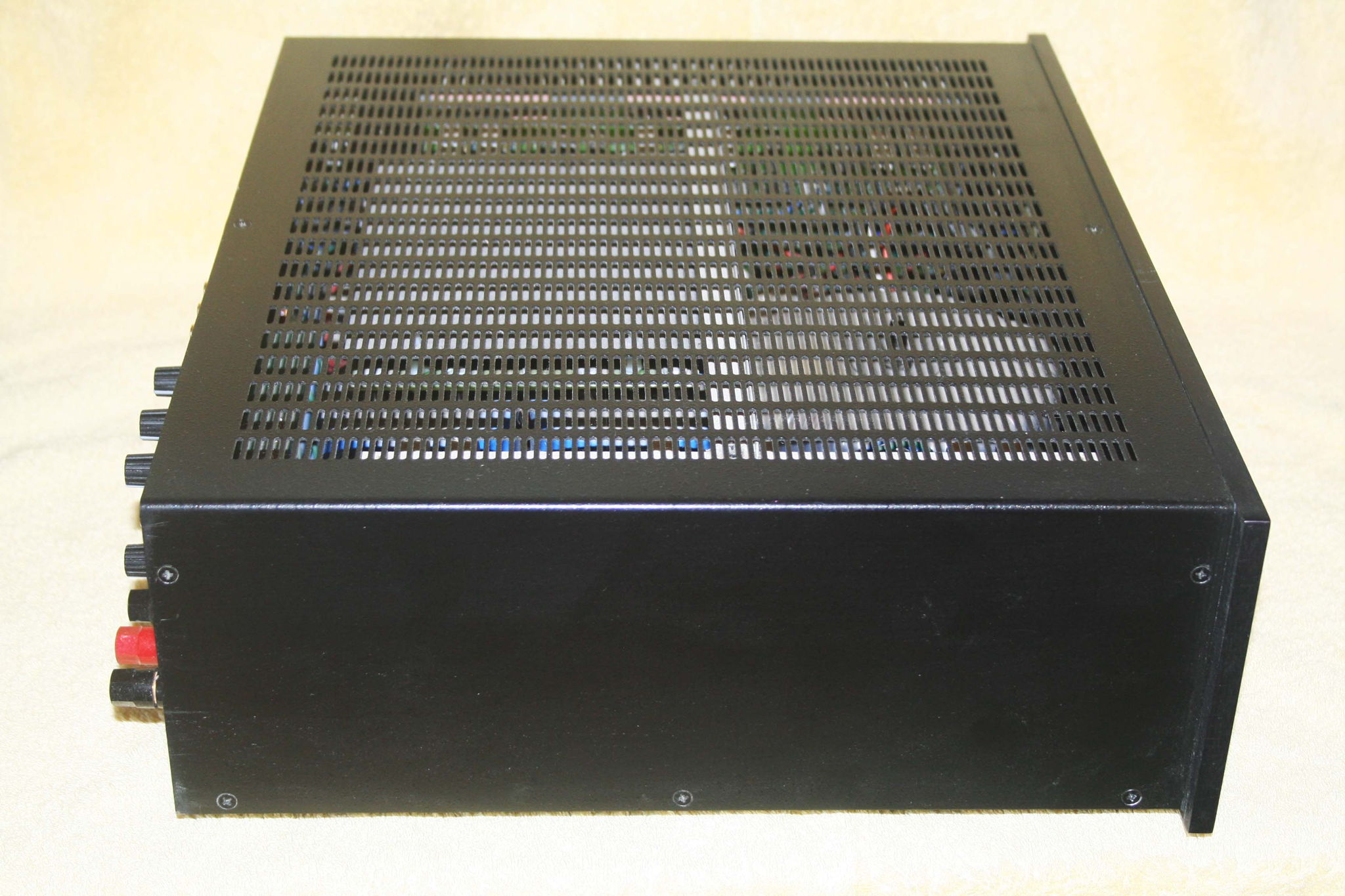 B&K AV6125 - 6 channel Power Amp 4