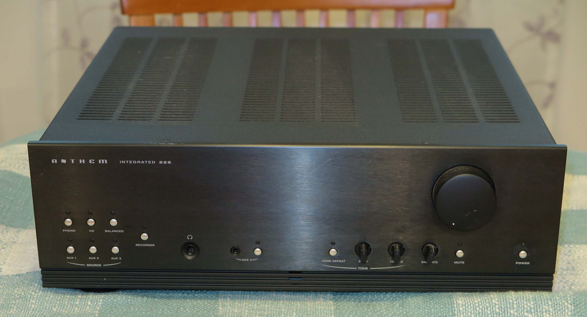 Anthem Integrated 225 amplifier