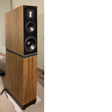 Verity Audio Lohengrin IIS - Brand New, Rare Oiled Waln...