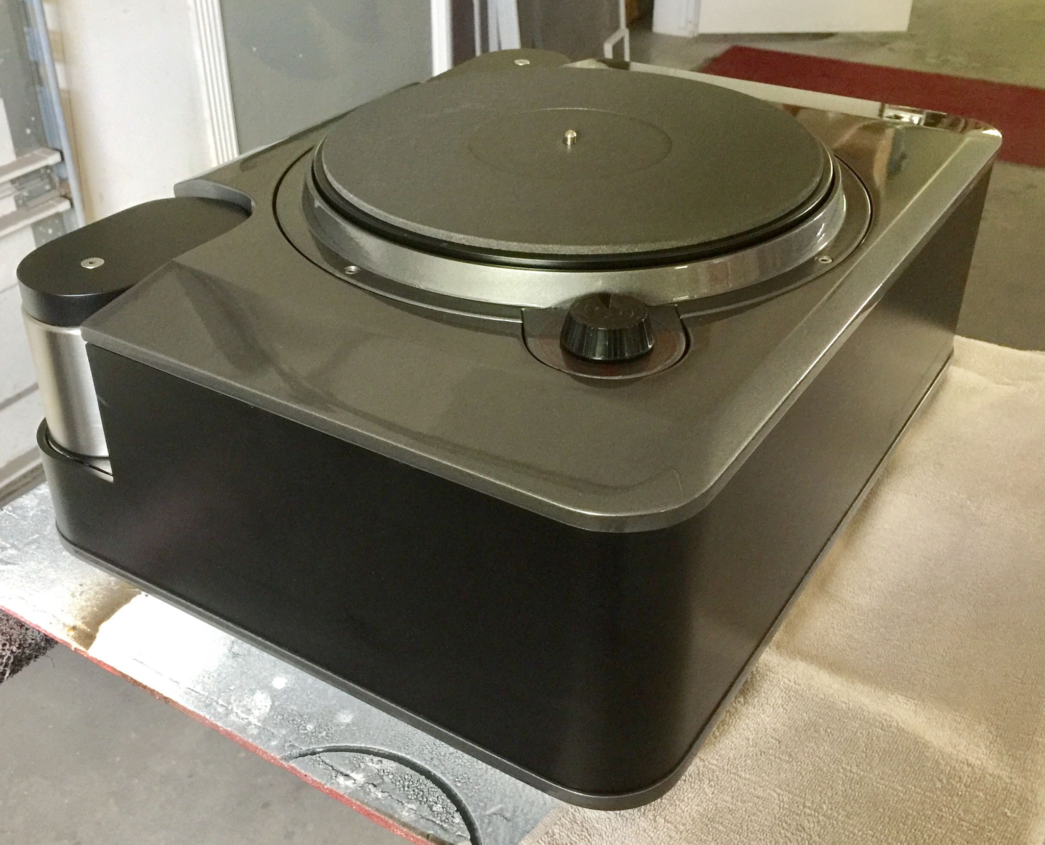 Commonwealth Electronics 12D idler drive turntable, The... 2