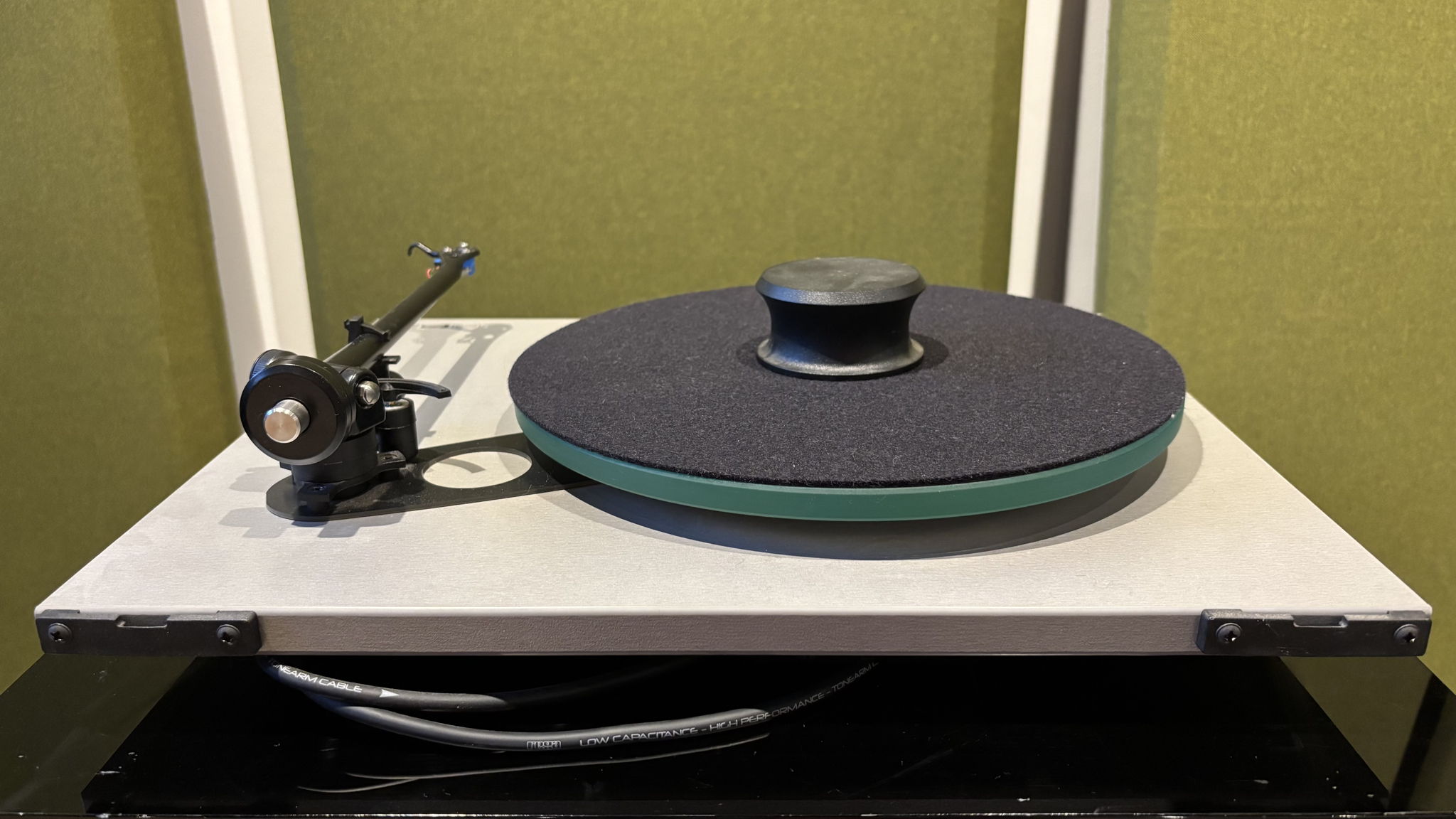 Rega RP3 Planar 3 Turntable Record Player with RB303 To... 9