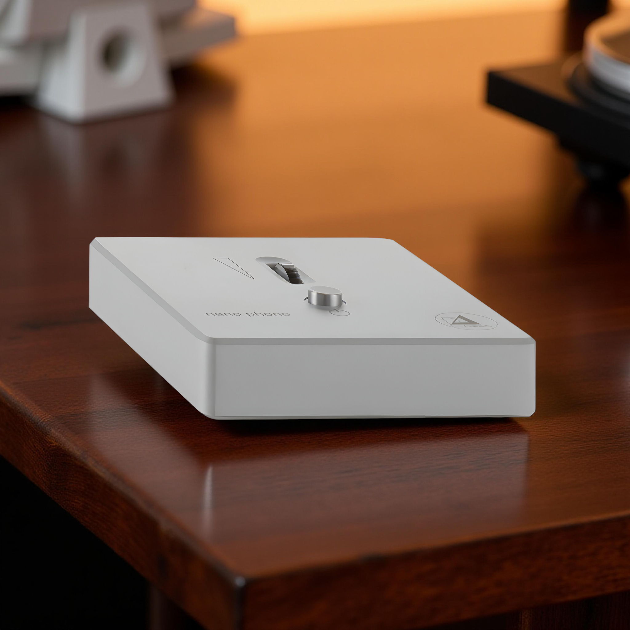 Clearaudio Nano V2 The Battery-Powered German MM/MC Pho... 2