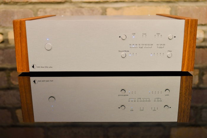 Pro-Ject Audio Systems DAC Box DS2 Ultra - Silver w/Wal...