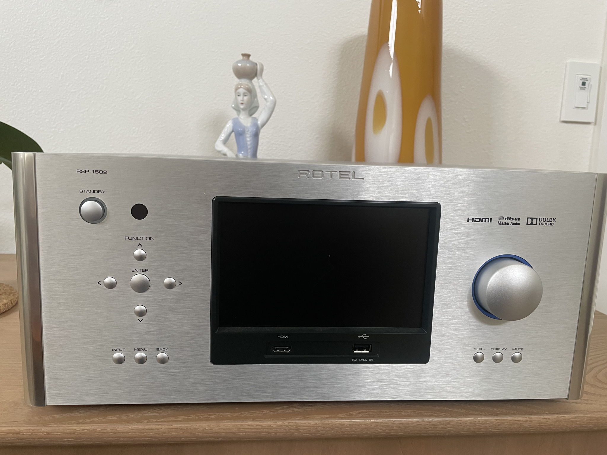 Rotel RSP-1582 (version 2 this one has 4K)