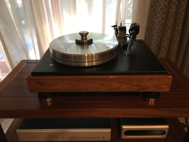 VPI Industries Classic Signature -- Rosewood, With Fatb...