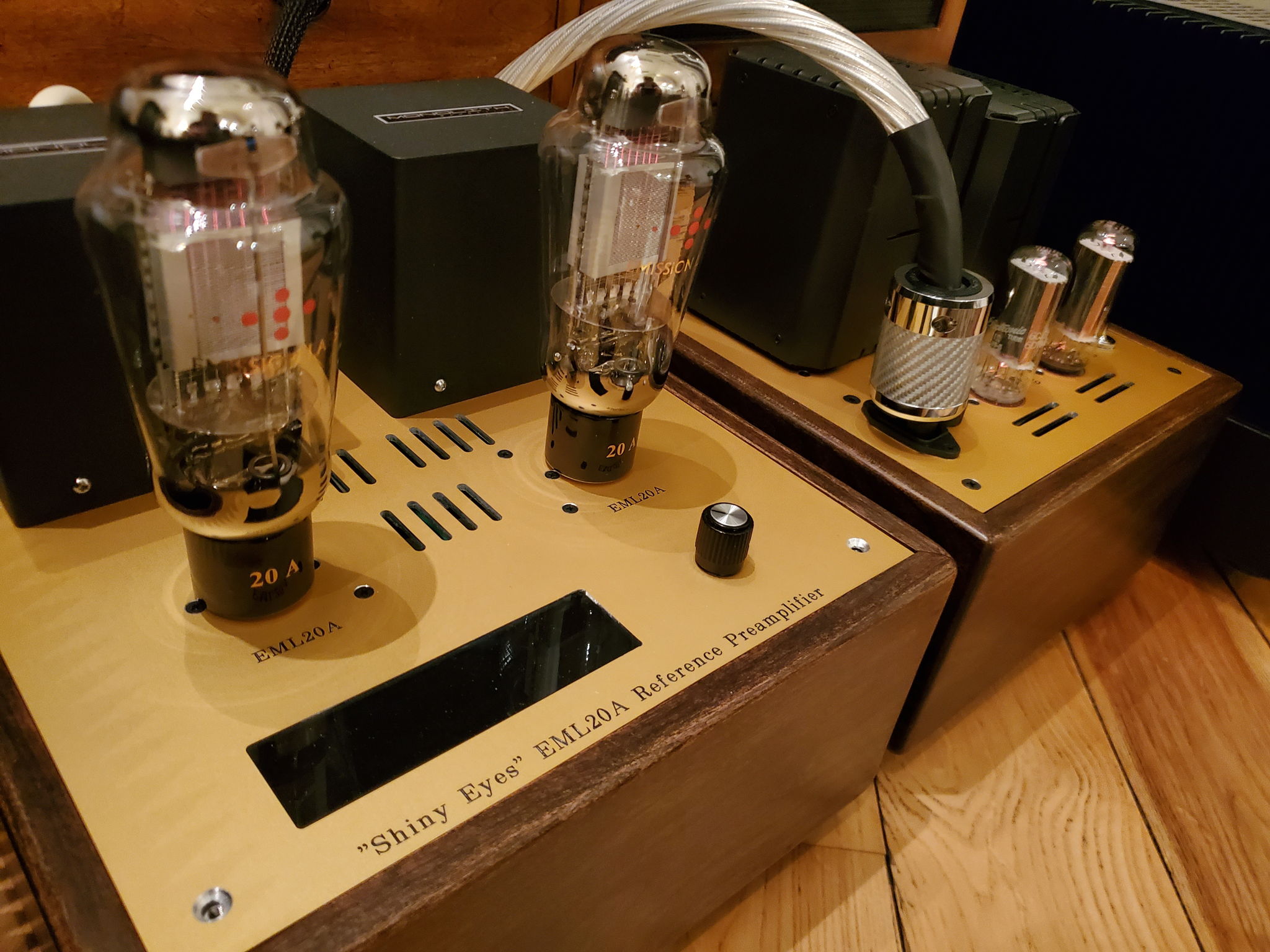 Shiny Eyes EML-20A Reference Preamplifier