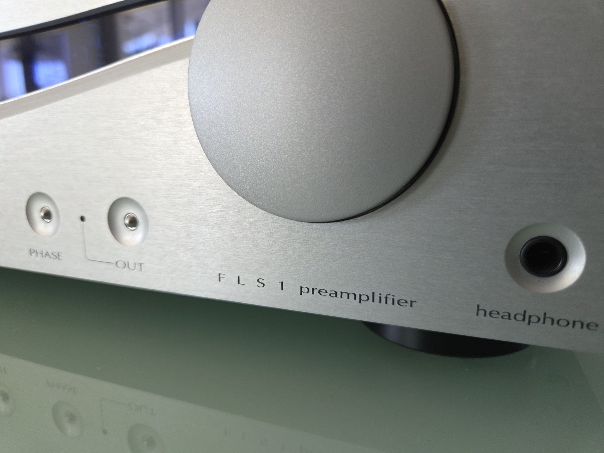 Audia Flight FLS 1 Preamp w/DAC + Phono Options - Demo ... 2