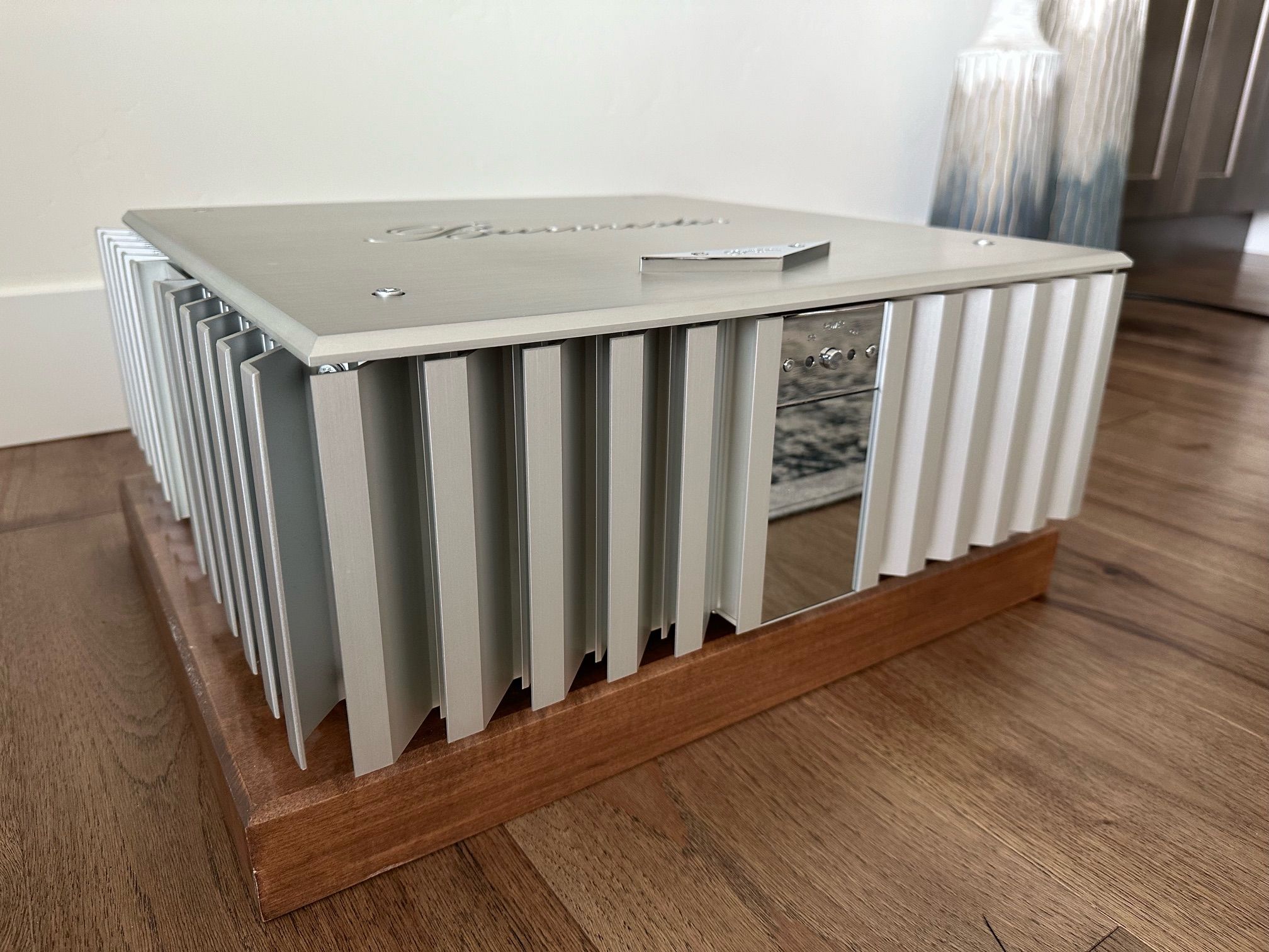 Burmester 956 mkII stereo power amplifier. *** Almost 7... 2