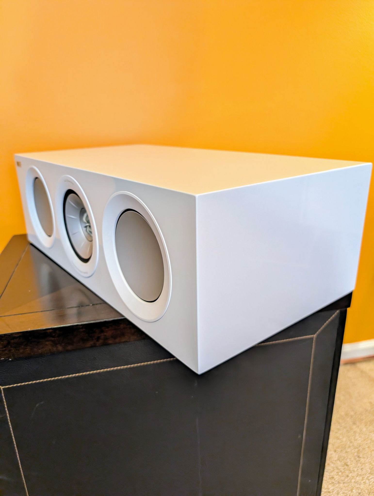 KEF R2 Meta 4