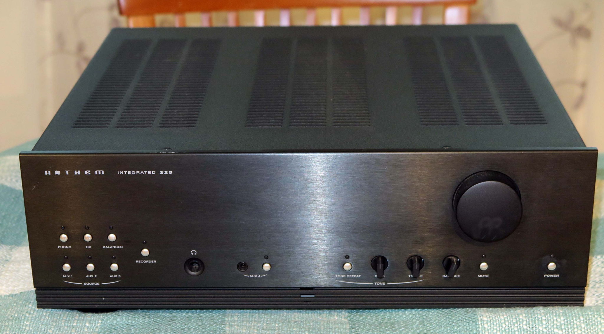 Anthem Integrated 225 amplifier 10