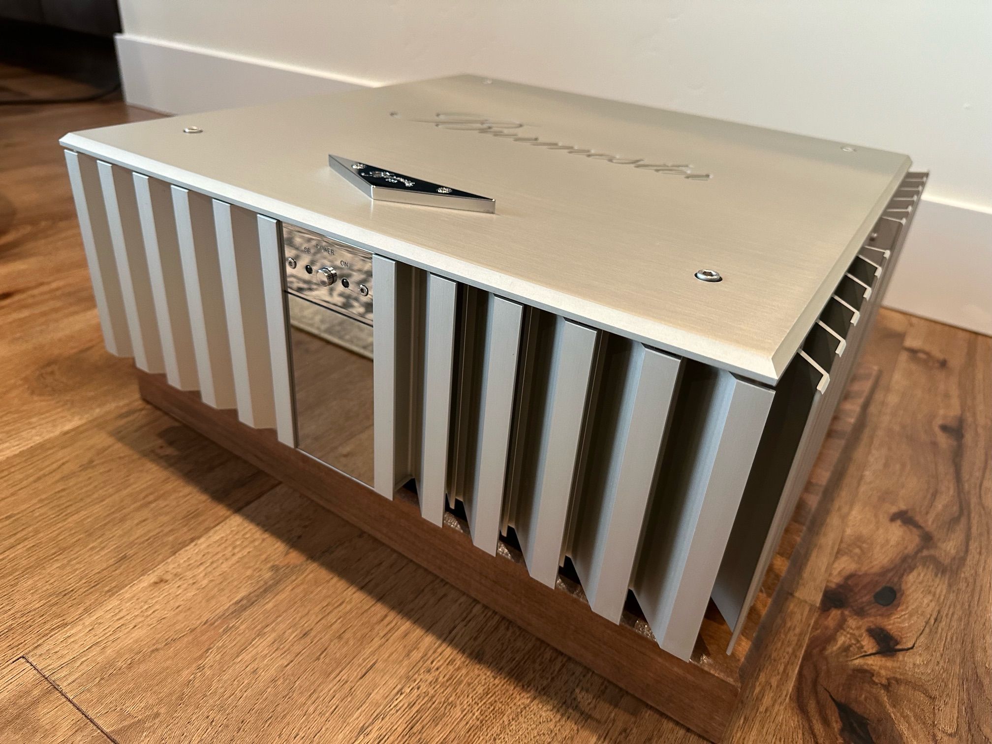 Burmester 956 mkII stereo power amplifier. *** Almost 7... 8