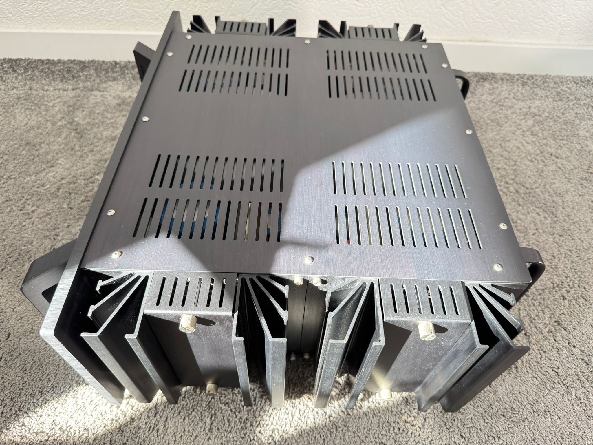 Mark Levinson No 27.5 power amplifier 3