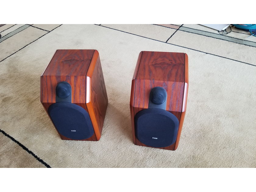 B&W CDM-1 bookshelf speakers