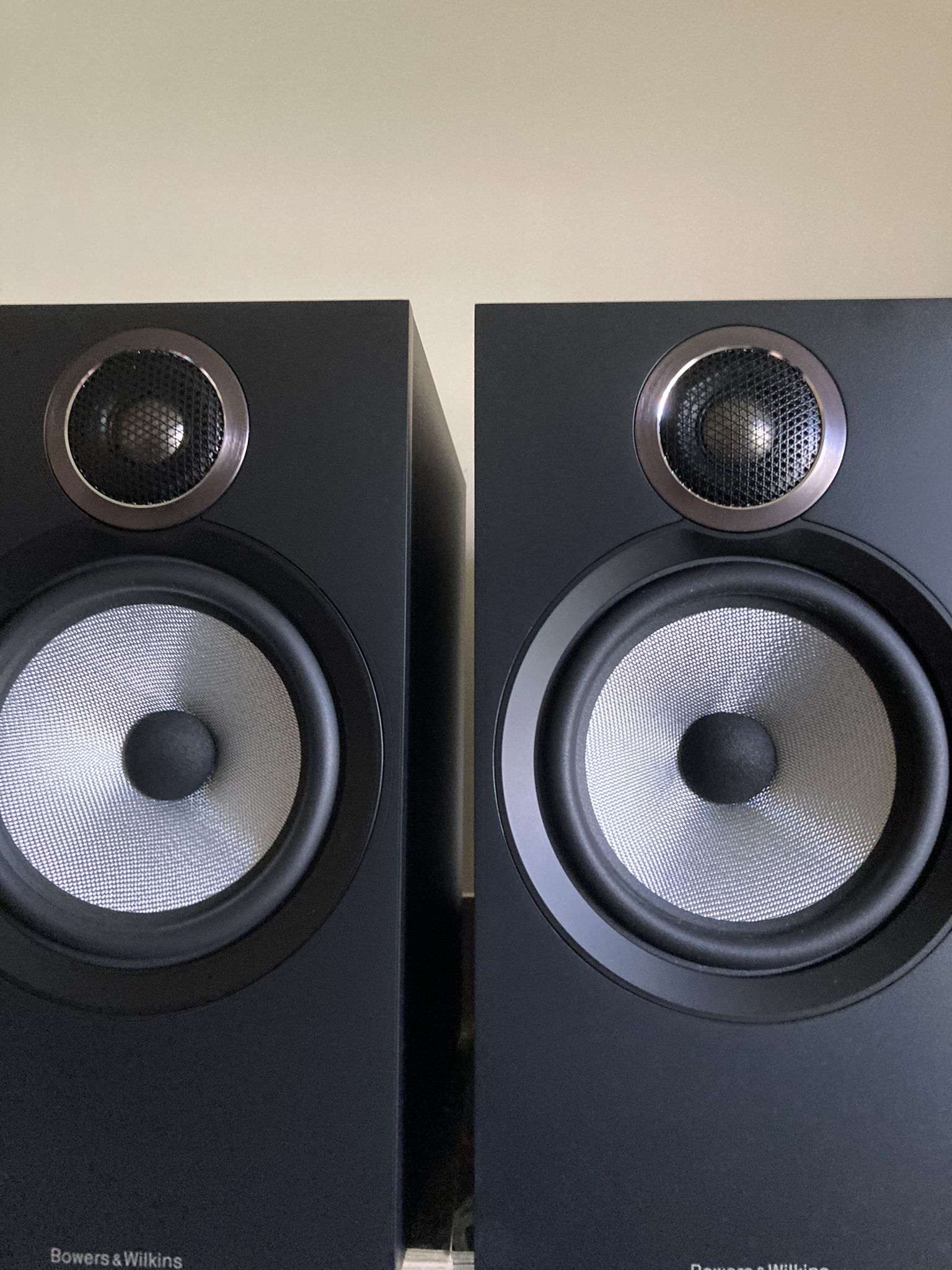 B&W (Bowers & Wilkins) 606 S3