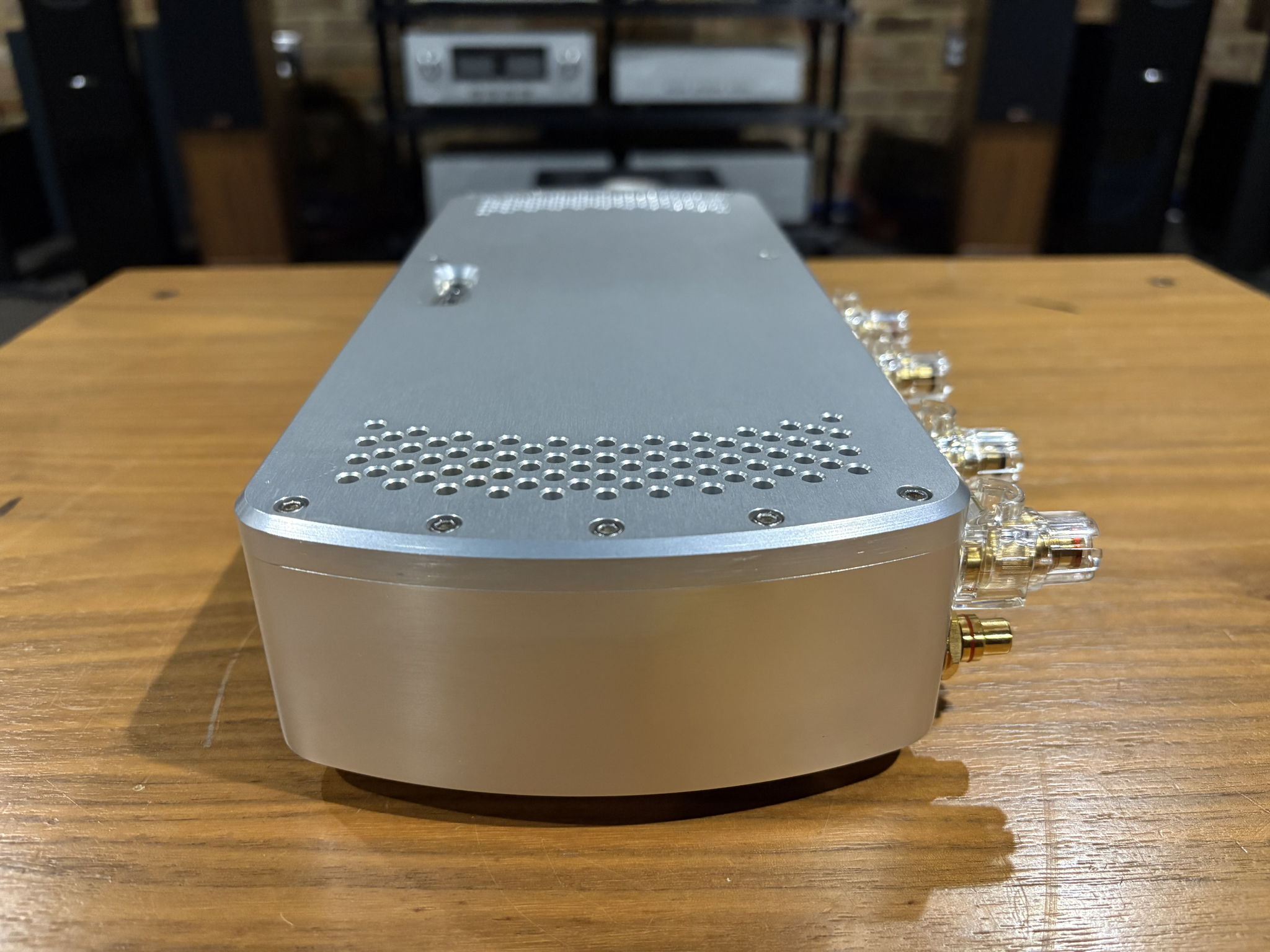 Chord Electronics Ltd. Etude Stereo Amplifier in Silver 4