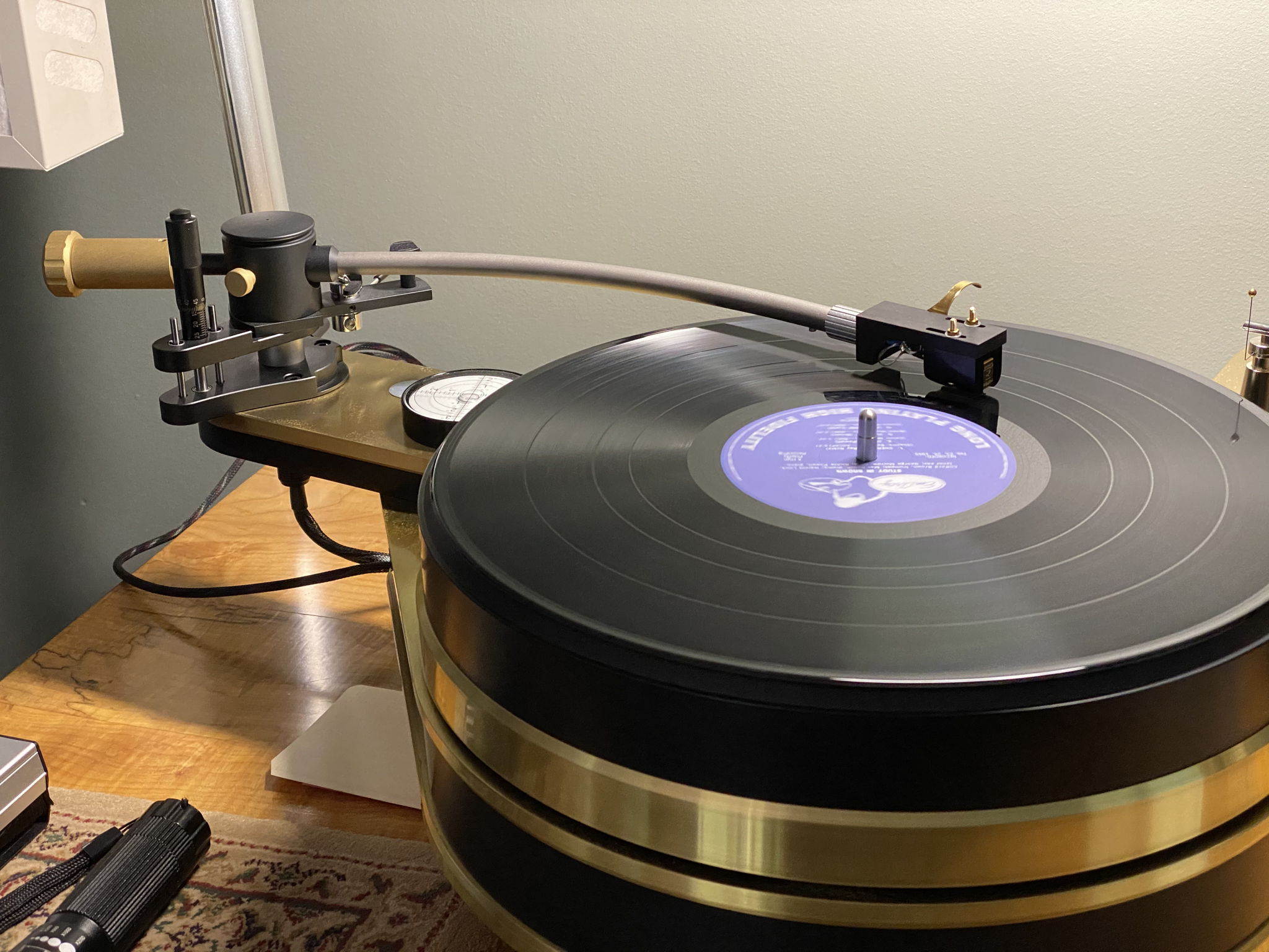 GrooveMaster II - 12" titanium armwand, 4x34 Cardas Clear tonearm wire, Ebony headshell with Miyajima Zero B mono mounted, VTF 3.5g - cartridge loading 100 ohms.