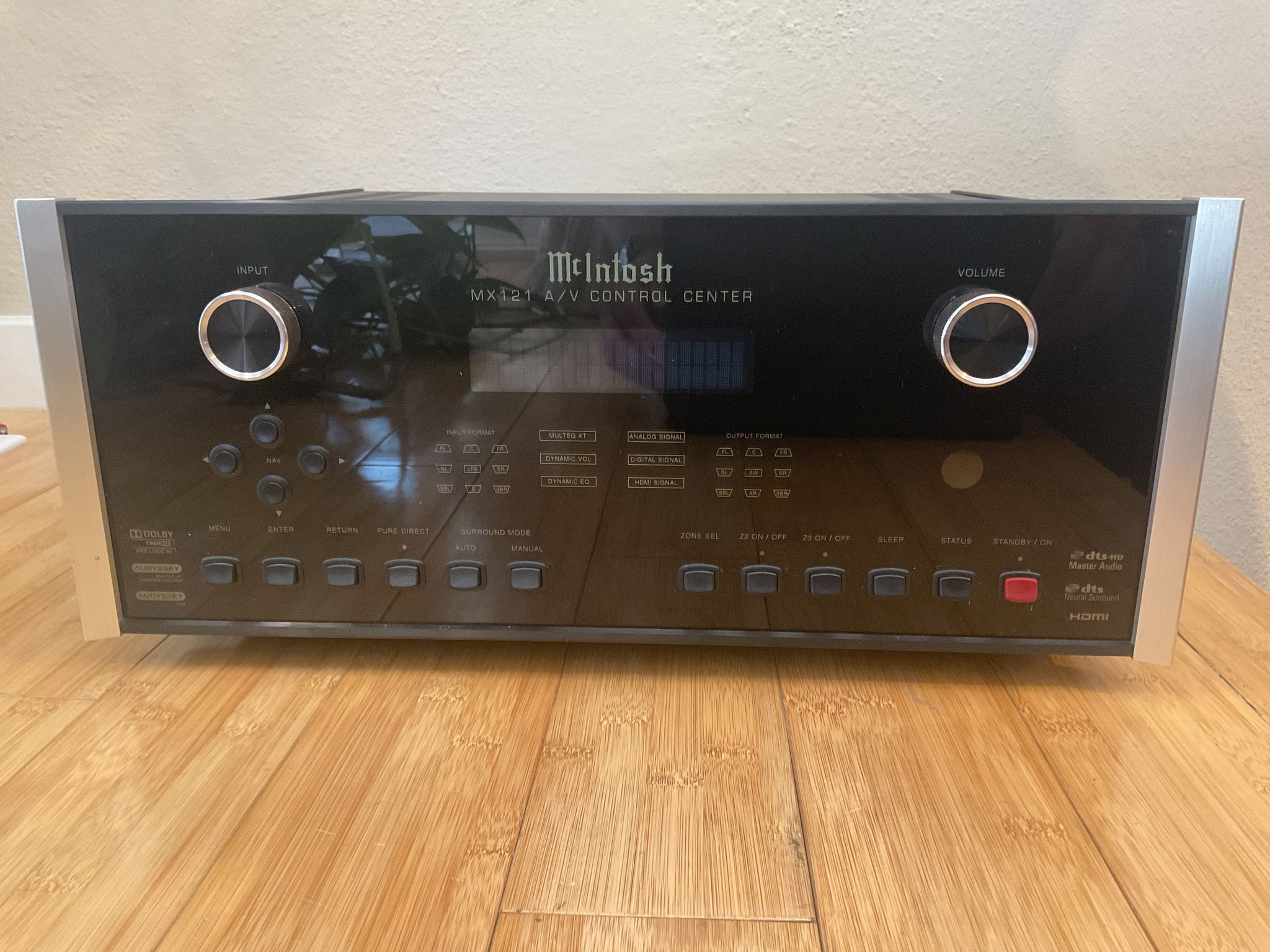 McIntosh MX121 A/V Control Center