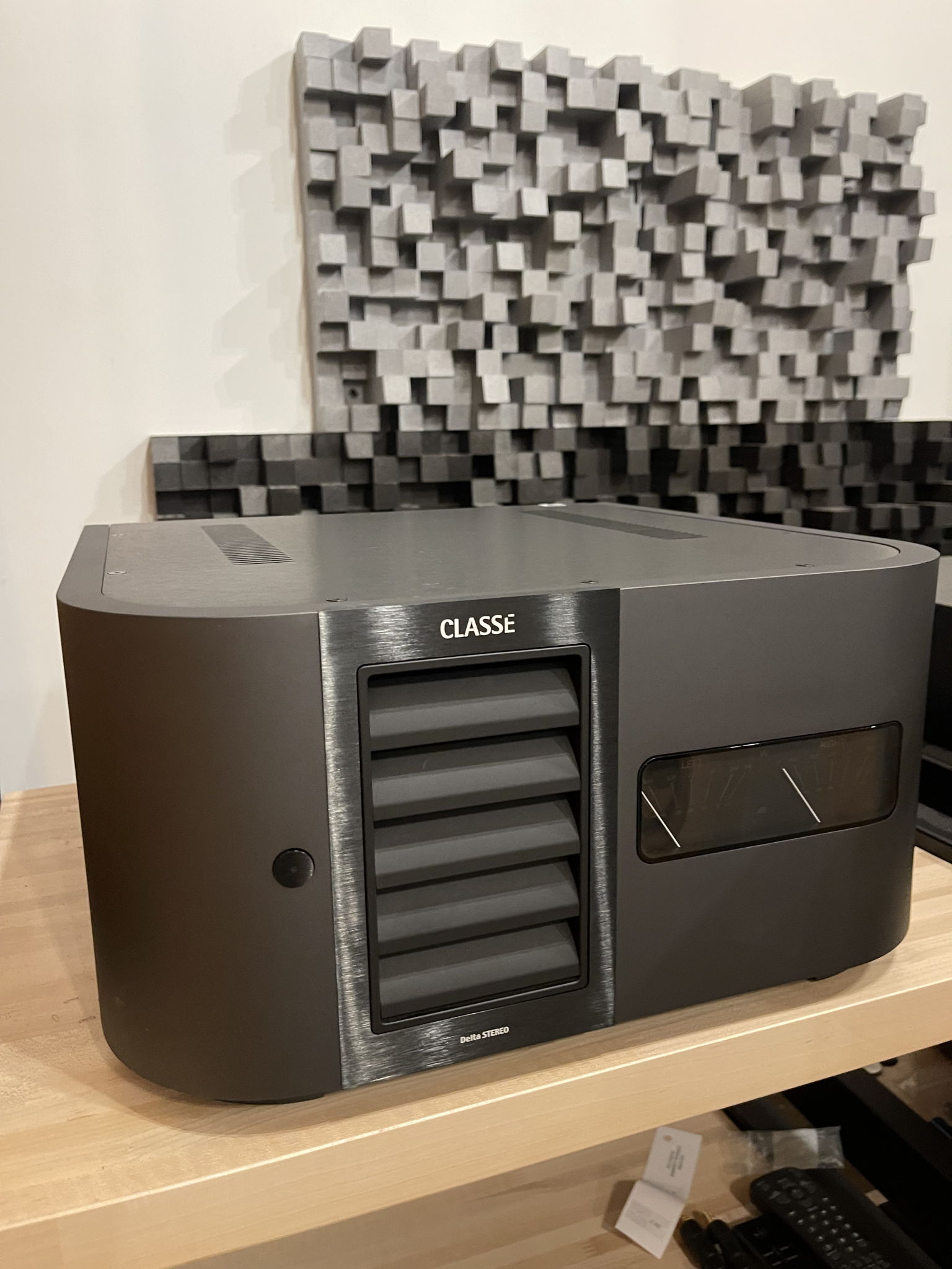 Classe  Delta stereo amplifier 3