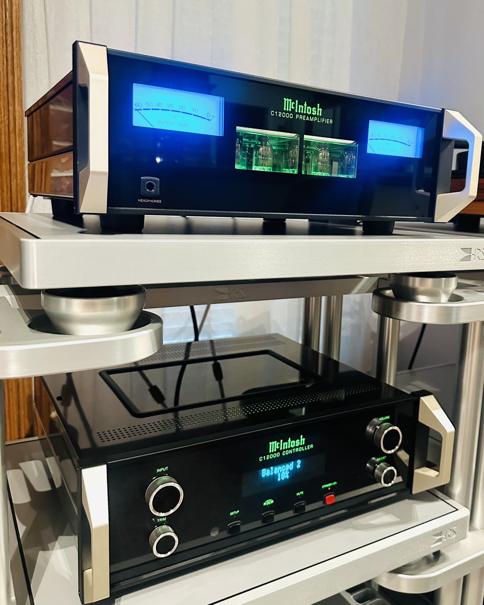 McIntosh C12000 2-Channel Solid State / Vacuum Tube Pre...