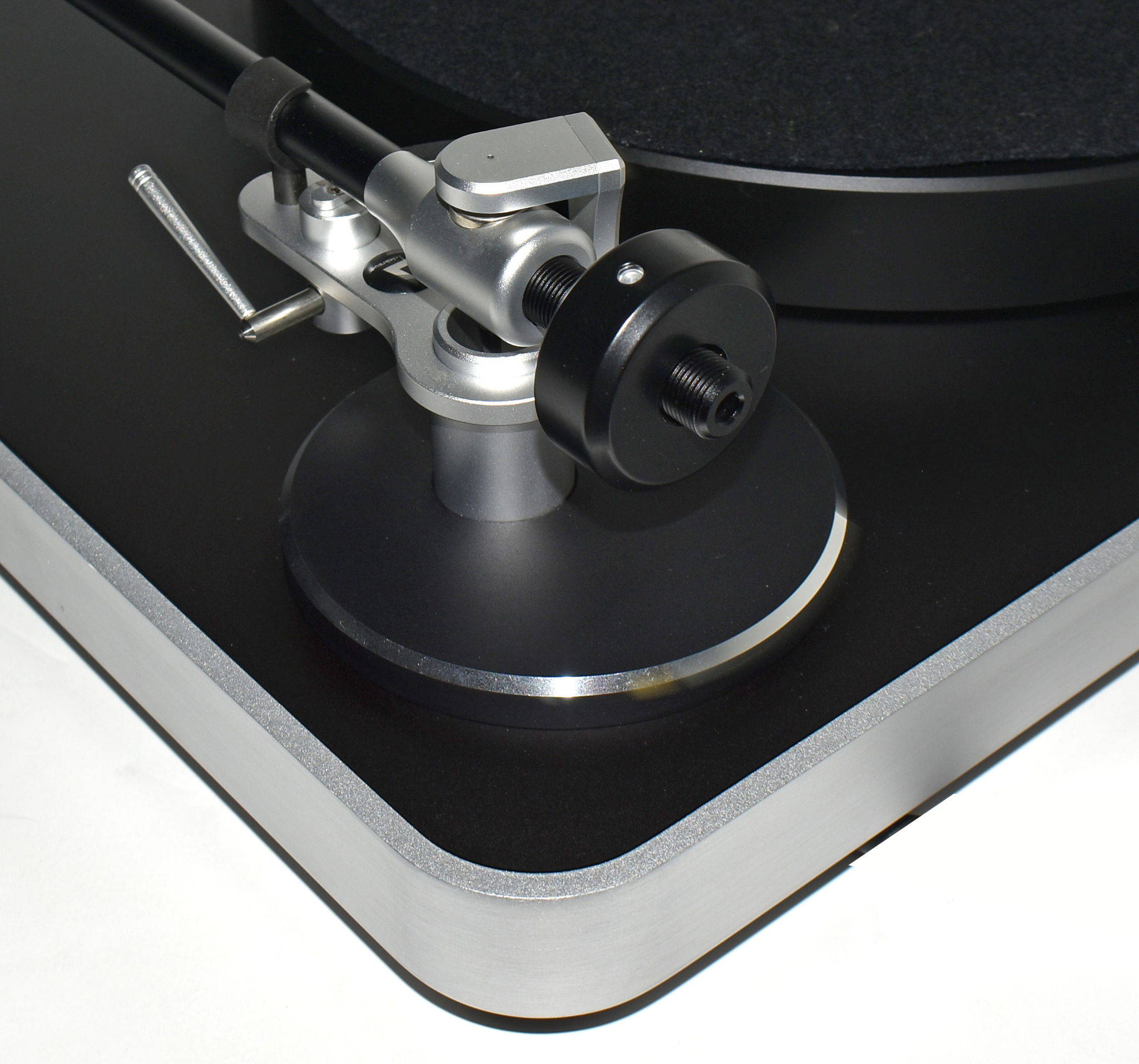 Clearaudio CONCEPT 33/45/78 RPM Belt Driven Turntable R... 8