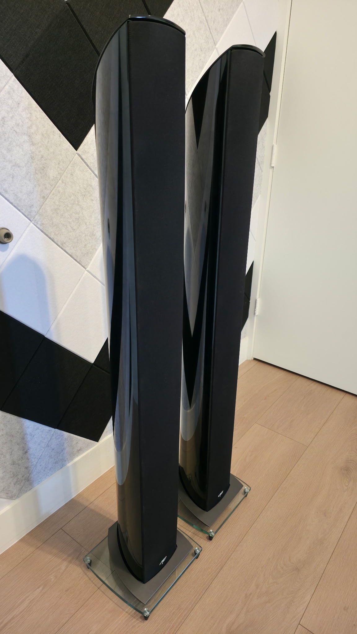 Paradigm Reference Millenia 300 Full Range Tower Speake... 3