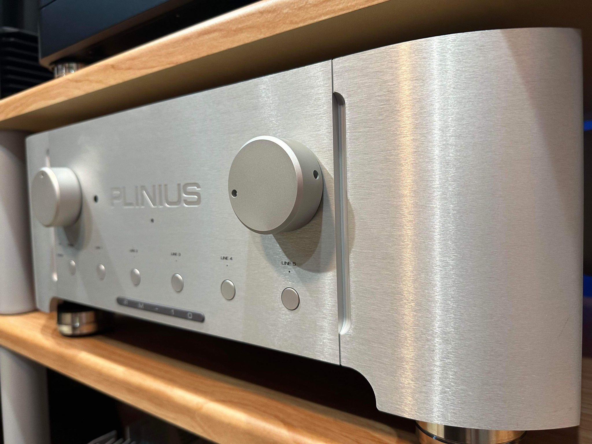 Plinius RM-10 preamplifier top of the line with remote