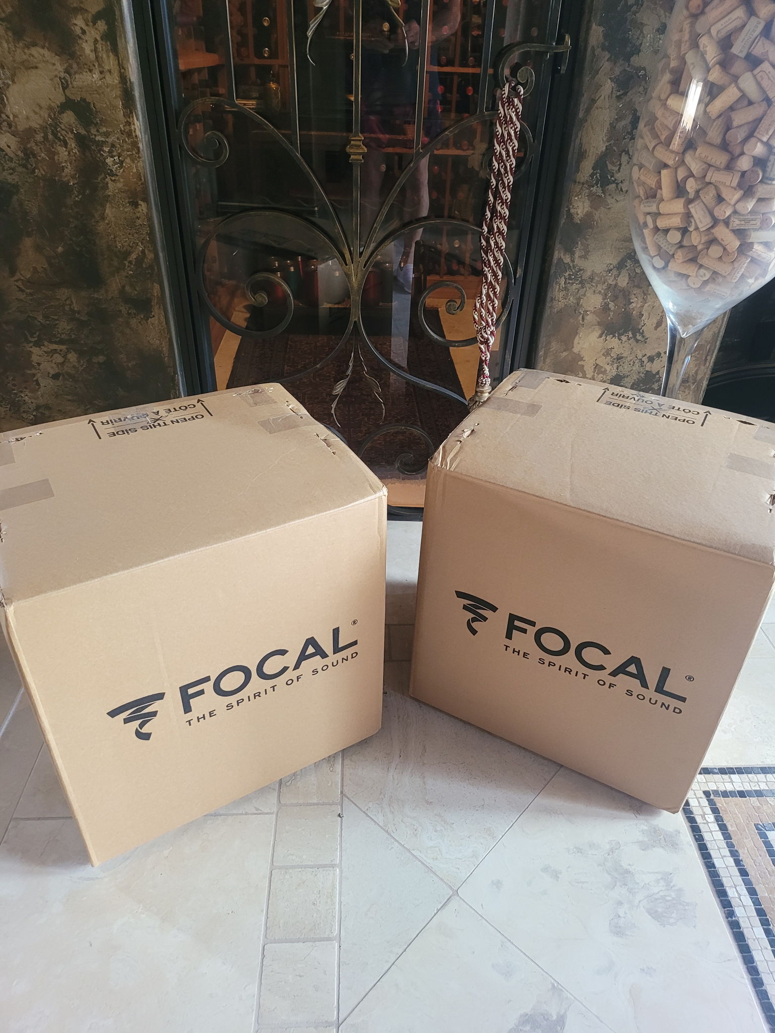 FOCAL  Electra 1008be ll’s New in Box Black Gloss 2