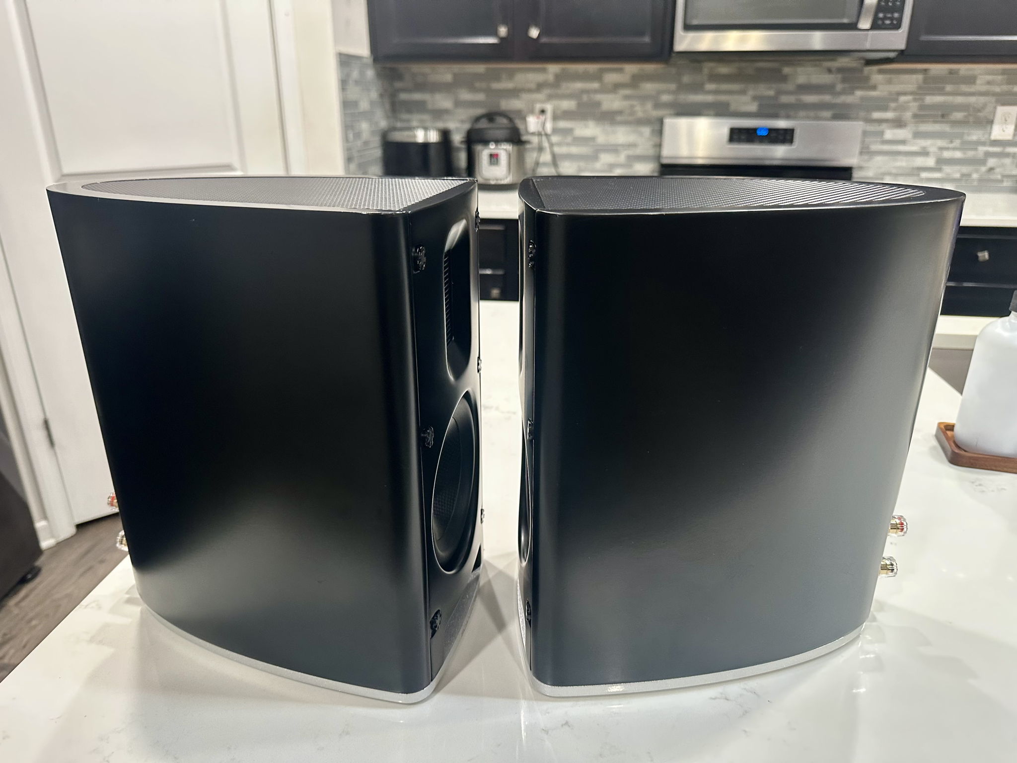 Scansonic  MB-1 bookshelf speakers with raidho stands 4