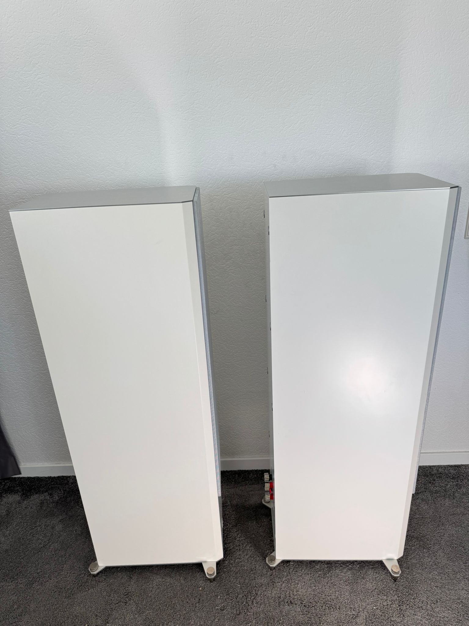 T+A Elektroakustik Criterion S 2200 CTL speakers in white 12