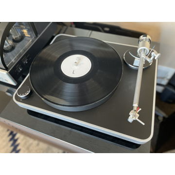 Clearaudio Concept turntable with great accessories