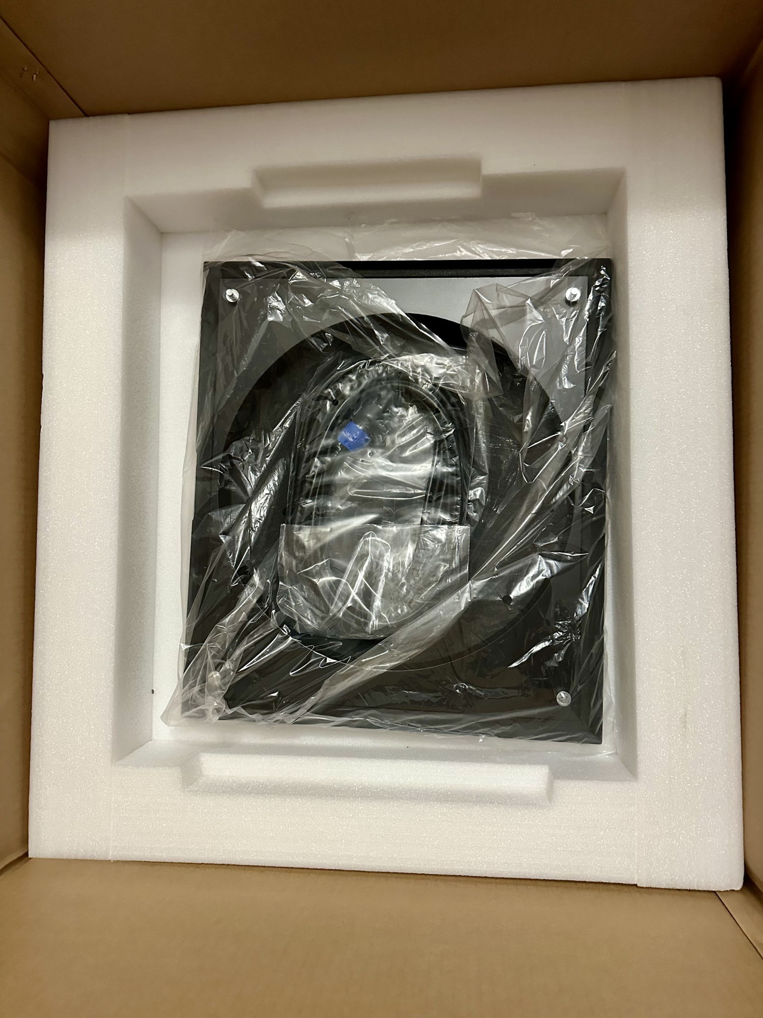 REL Acoustics Carbon Special subwoofer 4