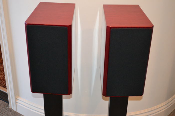 Dynaudio Special 40 with Stands