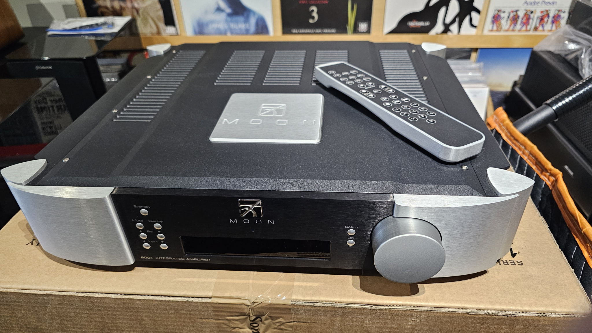 Simaudio MOON 600i v2 4