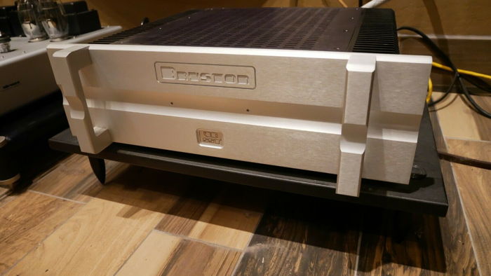 Bryston 4B SST2 Amplifier Silver with Handles and Remai...