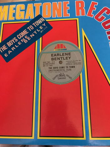 Earlene Bentley – The Boys Come To Town – The Boys Come...