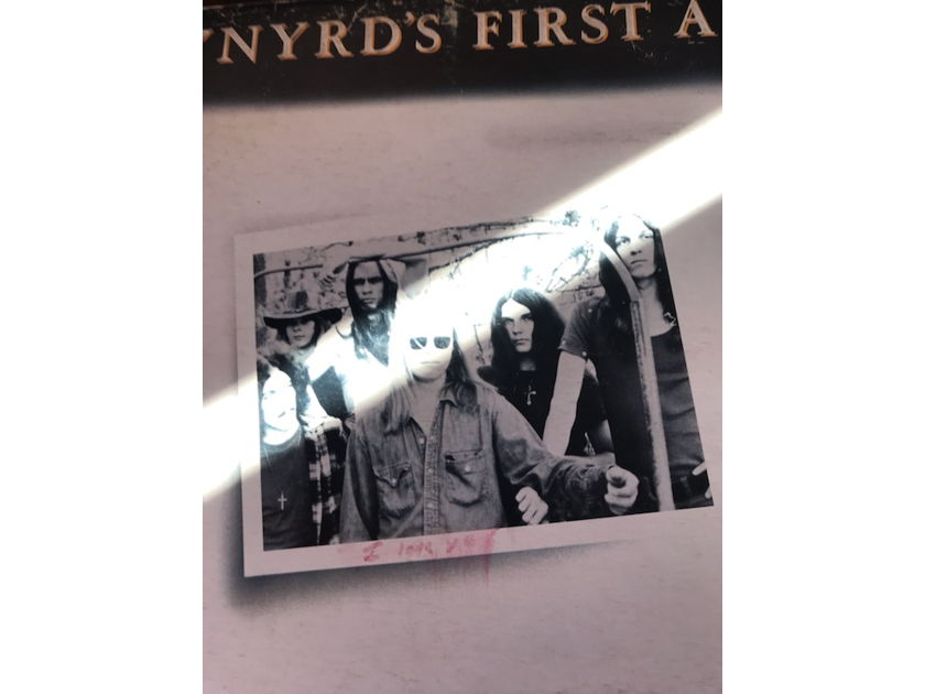 Lynyrd Skynyrd - Skynyrd's first and Last Lynyrd Skynyrd - Skynyrd's first and Last