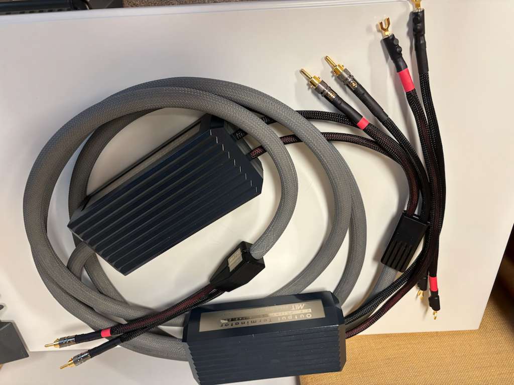 Spectral MH-770 Untralinear Reference II - Speaker Cable 10