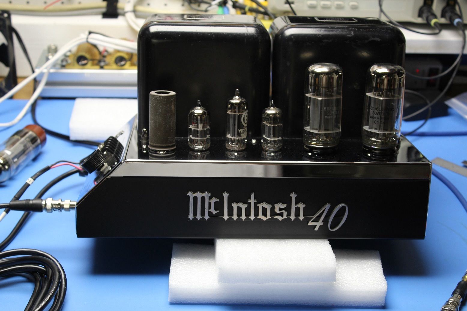 McIntosh MC-40 Amplifiers (Pair) 3