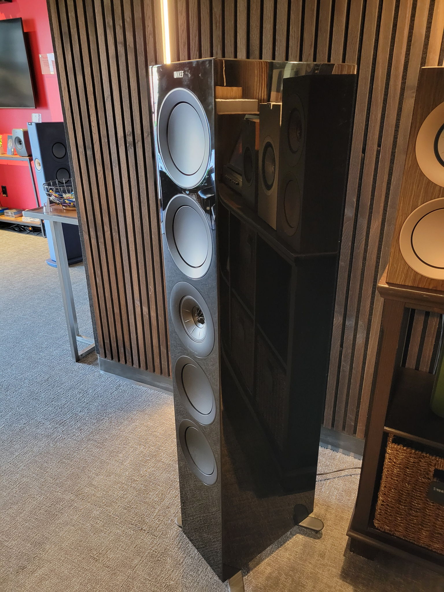 KEF R11 3