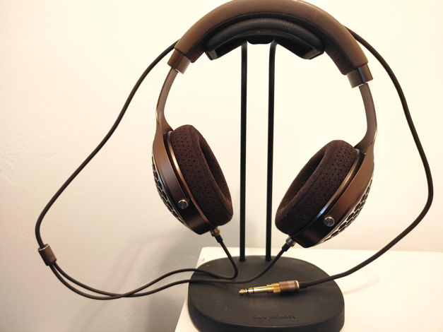 FOCAL Clear MG Headphones - Excellent Condition and Sou...