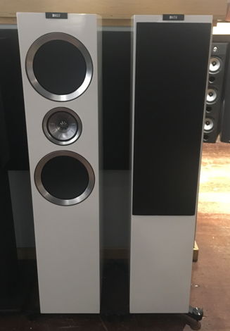 KEF R900 Passive Floor Standing Speakers (Store Demo)