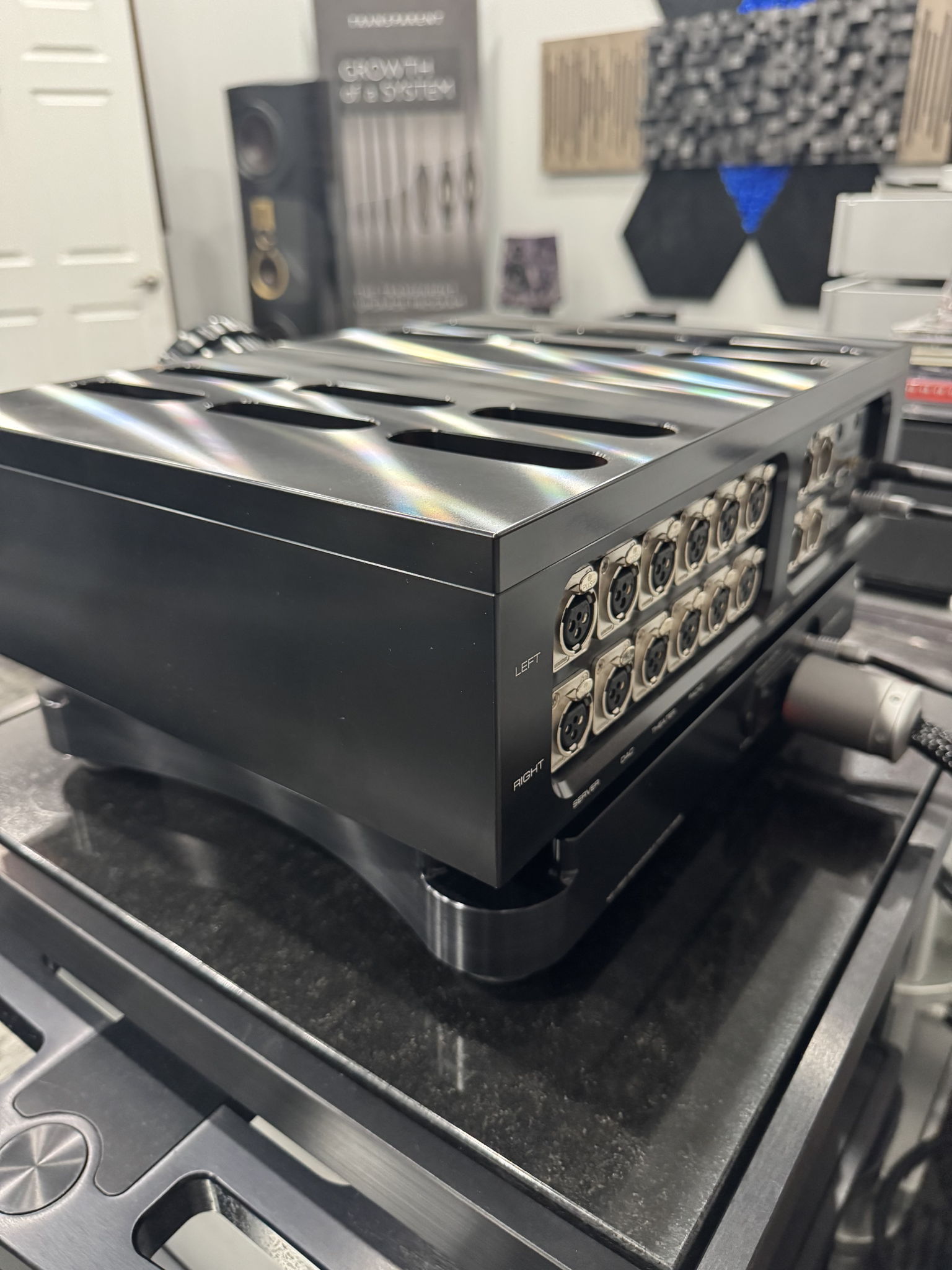 Dan D'Agostino HD Preamp, 3 years old Black 3