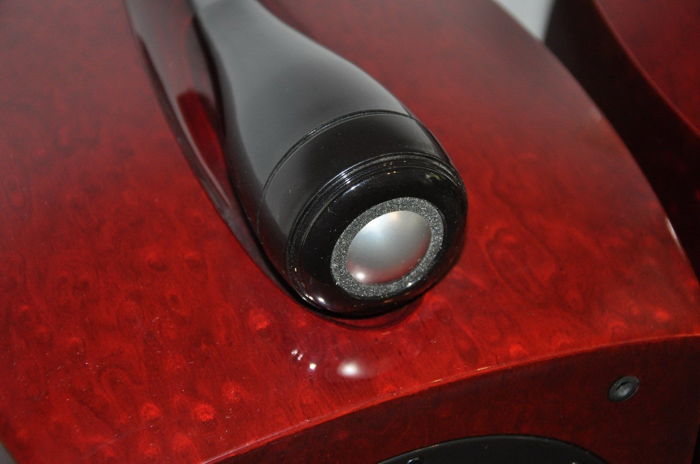 B&W Nautilus Signature 805 pair speaker in Red with box