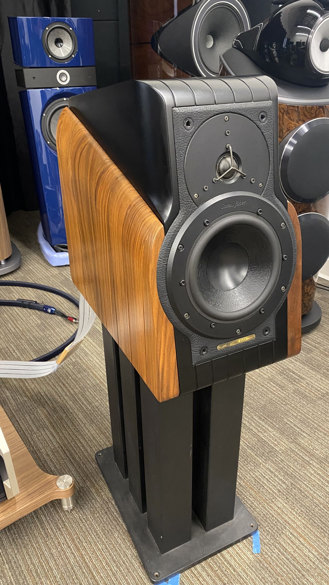 Sonus Faber Extrema Monitor Speakers with Stands 7