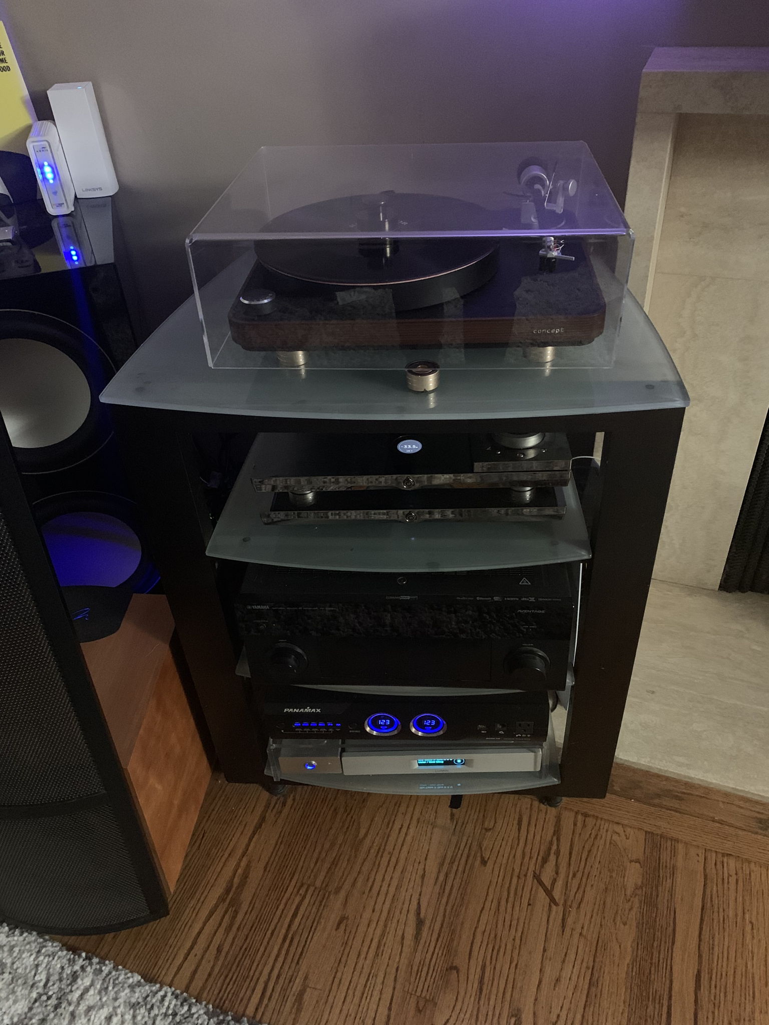 Component Stand Clearaudio Concept Wood, Devialet 400, Panamax, Lumin T1