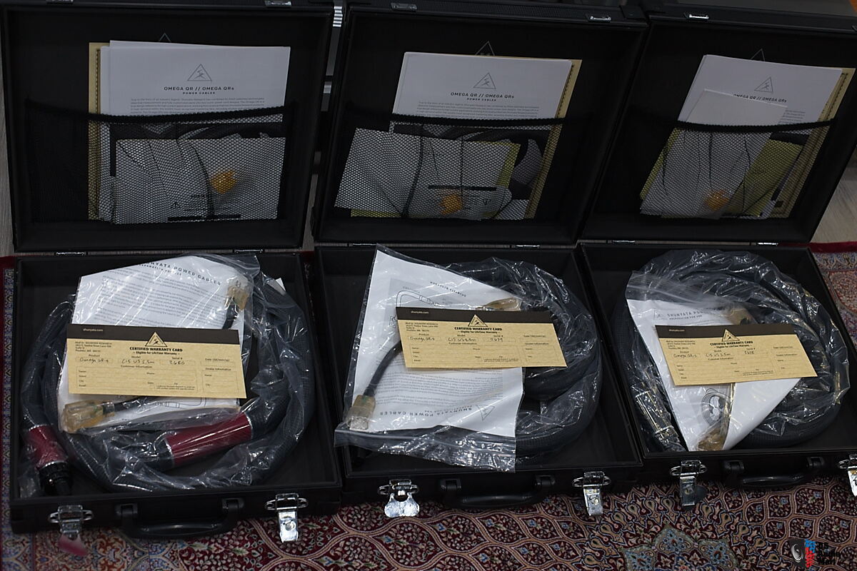 Shunyata  Omega QR-s 15 amp, 2.5m power cords 4