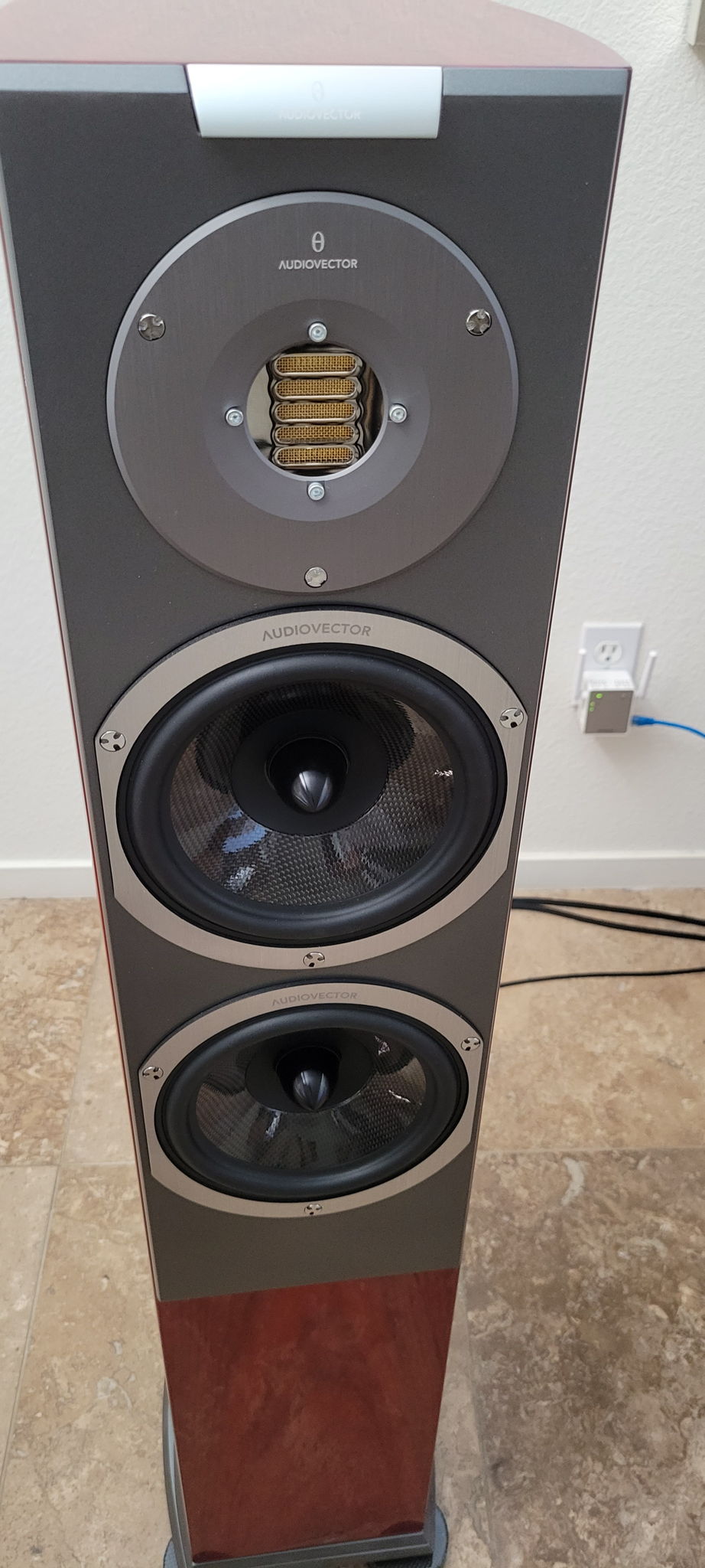 Audiovector R3 Arrete’ speakers R3 Arrete’ with freedom... 3